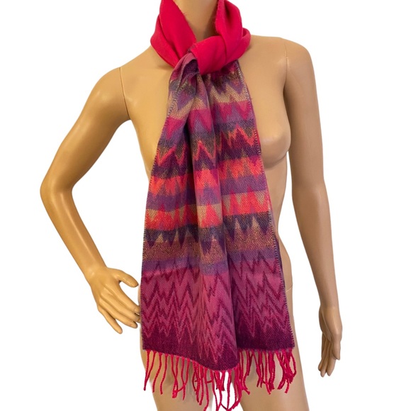 🆕 CHARMING CHARLIE  | PINK & PURPLE CHEVRON SCARF - Picture 3 of 6